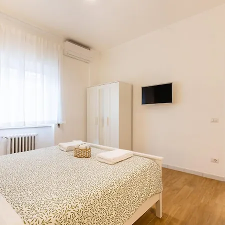 Gemelli Di Fausto, Intera Casa Rome