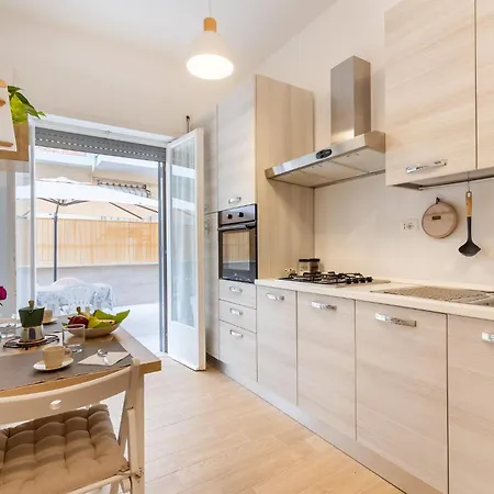 Gemelli Di Fausto, Intera Casa