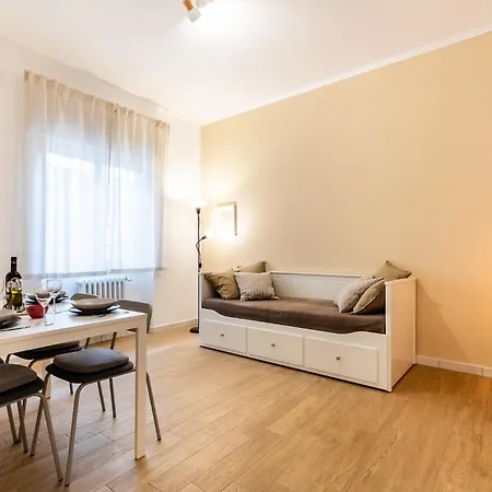 Gemelli Di Fausto, Intera Casa Rome